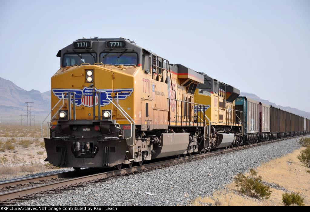 Westbound coal train approaches the yard